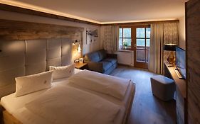 Alpine Lifestyle Berghotel Madlener  4*